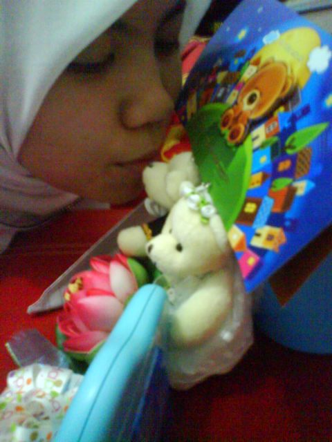 a kiss from new mama..hehe